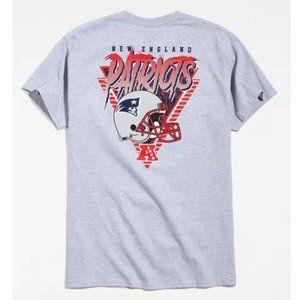 New England Patriots NFL Helmet Tee Size Large NWT